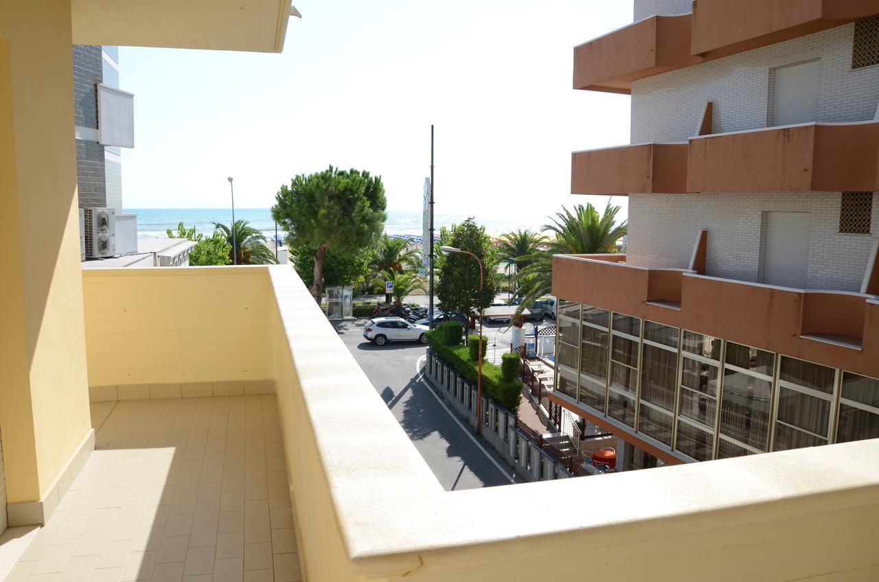 Riviera Apartment Alba Adriatica